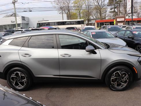 Used 2024 Kia Sportage LX image 6