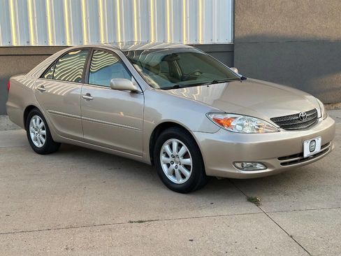 Used 2004 Toyota Camry XLE image 23