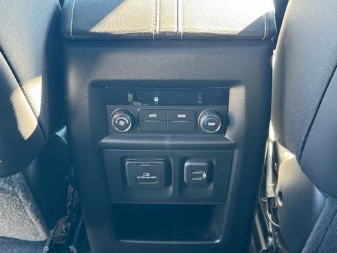Certified 2023 Chevrolet Traverse LT w/ LT Premium Package AWD/4WD image 9