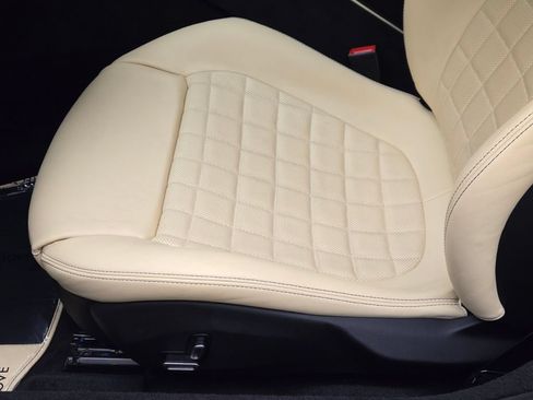 Used 2021 Ferrari Roma RWD image 34
