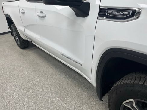 Used 2023 GMC Sierra 1500 SLE AWD/4WD image 11