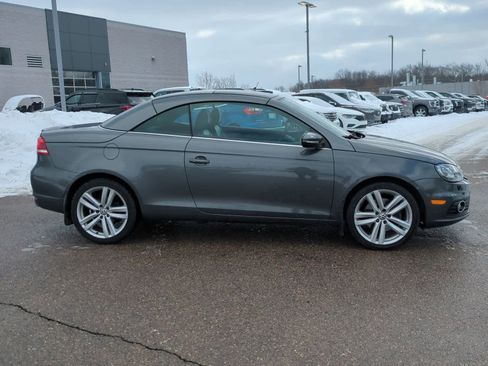 Used 2013 Volkswagen Eos Executive image 9