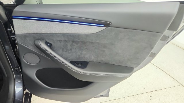 Used 2026 Tesla Model Y AWD image 37