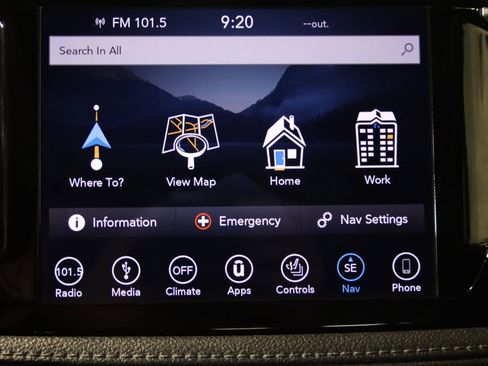 Used 2018 Chrysler Pacifica Limited FWD image 49