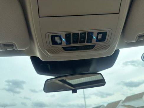 Used 2020 Ford Explorer XLT w/ Equipment Group 202A image 20