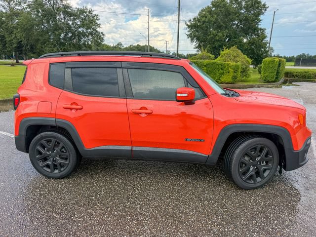 Used 2017 Jeep Renegade Altitude FWD image 2
