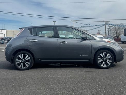 Used 2017 Nissan Leaf SL w/ Premium Package image 3