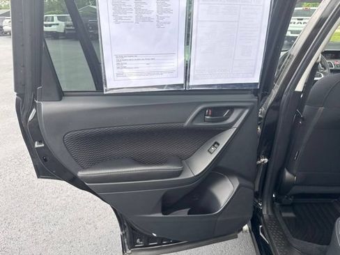 Used 2017 Subaru Forester 2.5i Premium AWD/4WD image 32