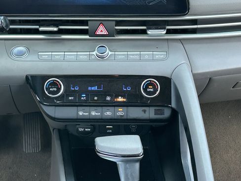 Used 2024 Hyundai Elantra SEL image 19