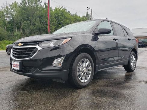 Used 2020 Chevrolet Equinox LS w/ LS Convenience Package AWD/4WD image 3