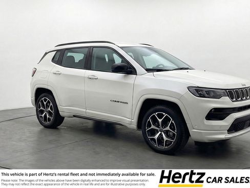 Used 2025 Jeep Compass Limited AWD/4WD image 1