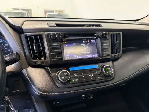 Used 2018 Toyota RAV4 XLE FWD image 14