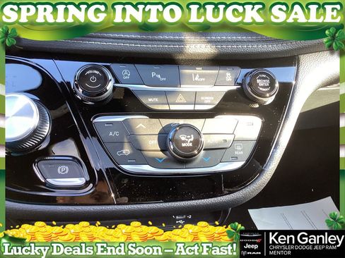 New 2026 Chrysler Pacifica Select image 12