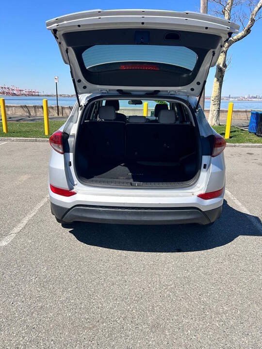 Used 2017 Hyundai Tucson SE w/ SE Popular Package 02 AWD/4WD image 12