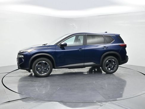 Used 2024 Nissan Rogue SV AWD/4WD image 3