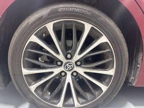Used 2018 Toyota Camry SE FWD image 6