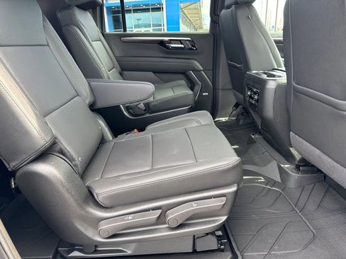 New 2026 Chevrolet Suburban Z71 w/ Comfort Package image 16