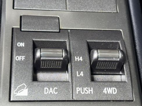 Used 2016 Lexus GX 460 image 25