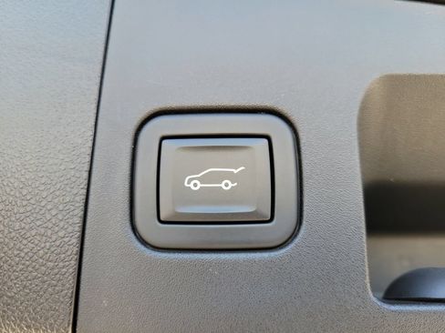 Certified 2023 Cadillac XT4 Sport AWD/4WD image 10