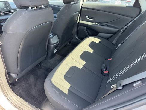 Used 2025 Hyundai Elantra Hybrid FWD image 19