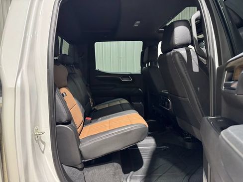 Used 2025 Chevrolet Silverado 1500 High Country AWD/4WD image 27