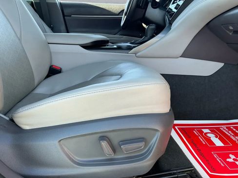 Used 2021 Toyota Camry XSE w/ Navigation Package image 21