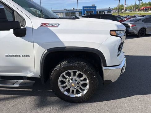Used 2024 Chevrolet Silverado 2500 LTZ w/ LTZ Convenience Package AWD/4WD image 4