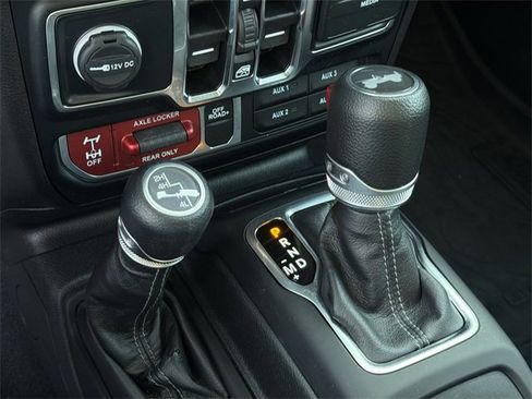 Used 2024 Jeep Wrangler Willys image 29