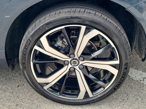 Used 2023 Volvo XC60 B5 Ultimate w/ Protection Package Premier image 12