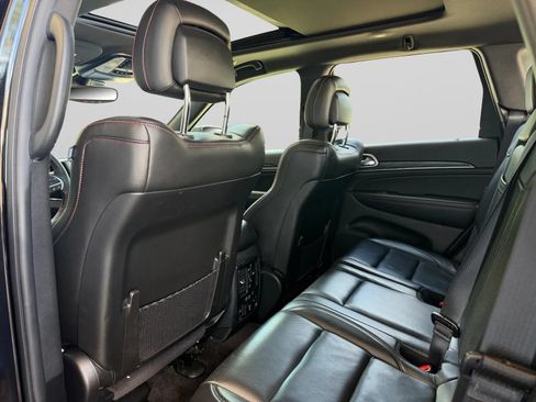 Used 2018 Jeep Grand Cherokee Trailhawk w/ Trailhawk Luxury Group AWD/4WD image 27