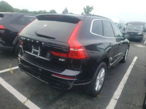 Used 2022 Volvo XC60 B5 Momentum AWD/4WD image 2