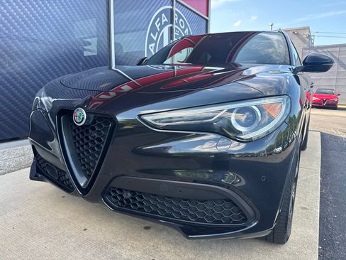 Used 2023 Alfa Romeo Stelvio Veloce AWD/4WD image 18