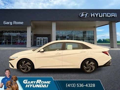 Used 2024 Hyundai Elantra SEL w/ Convenience Package FWD image 13