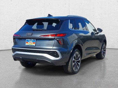 New 2026 Audi Q3 quattro 2.0T AWD/4WD image 5