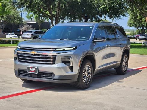 Used 2026 Chevrolet Traverse LT FWD image 11