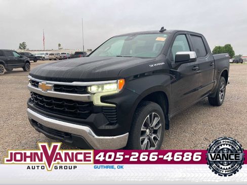 Used 2022 Chevrolet Silverado 1500 LT w/ Protection Package AWD/4WD image 2