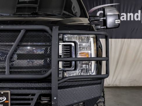 Used 2019 Ford F250 XLT w/ XLT Premium Package image 40