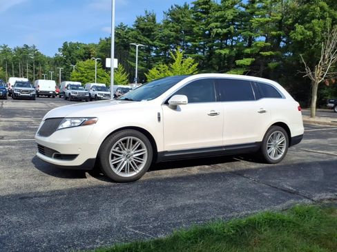Used 2015 Lincoln MKT AWD w/ Equipment Group 201A image 5
