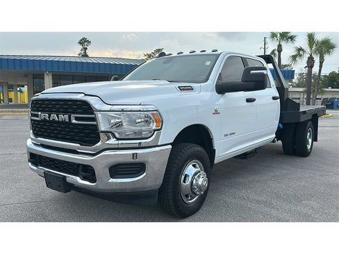 Used 2024 RAM 3500 SLT w/ Quick Order Package 2YG SLT AWD/4WD image 2
