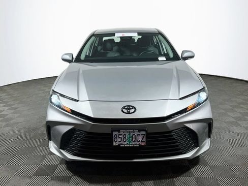 Used 2025 Toyota Camry LE AWD/4WD image 2