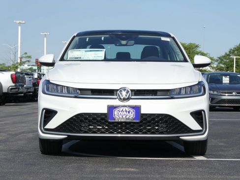 New 2025 Volkswagen Jetta SE image 23