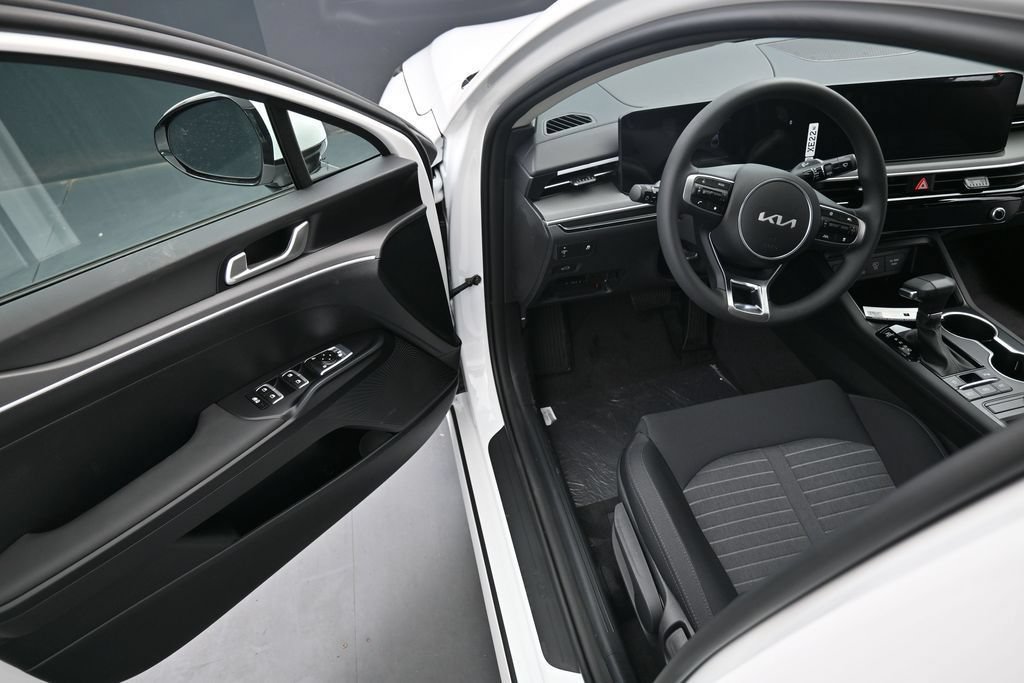 New 2026 Kia K5 LXS FWD image 9