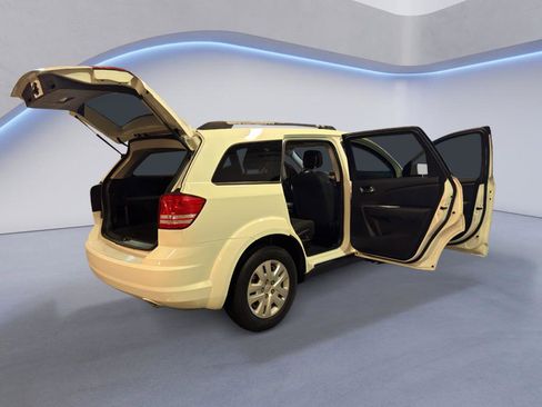 Used 2017 Dodge Journey SE FWD image 12