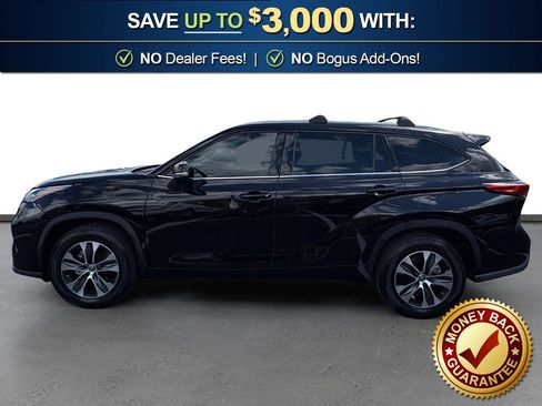 Used 2020 Toyota Highlander XLE FWD image 2