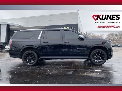 Used 2022 Chevrolet Suburban Premier w/ Premium Package image 4