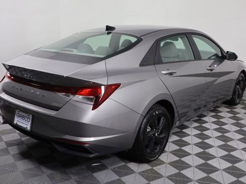 Certified 2023 Hyundai Elantra SEL w/ Preferred Accessory Package image 8