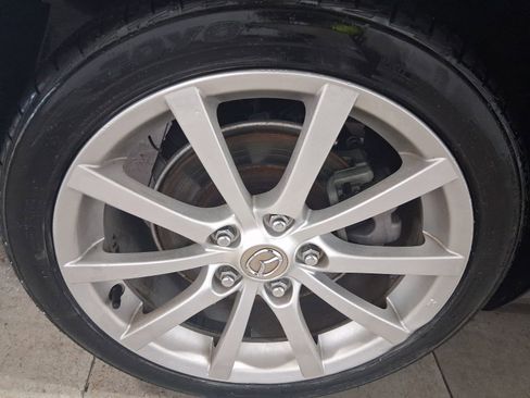 Used 2006 MAZDA MX-5 Miata Grand Touring RWD image 12
