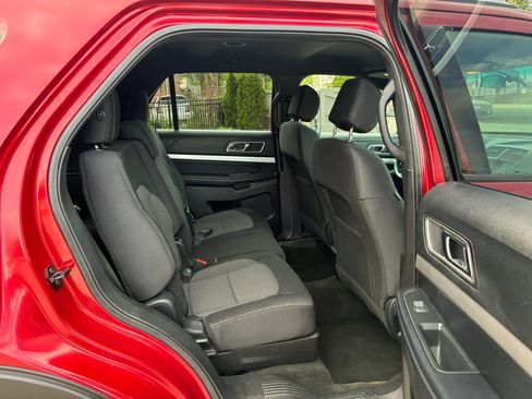 Used 2016 Ford Explorer XLT AWD/4WD image 17