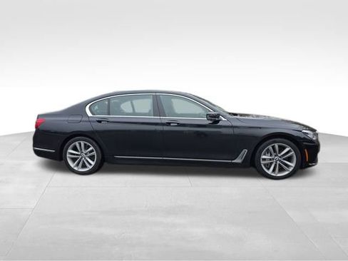 Used 2016 BMW 750i xDrive image 10