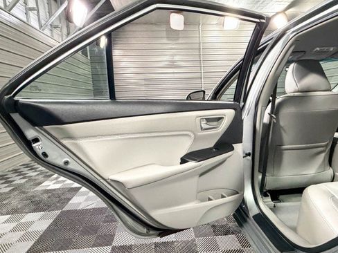 Used 2017 Toyota Camry XLE image 32